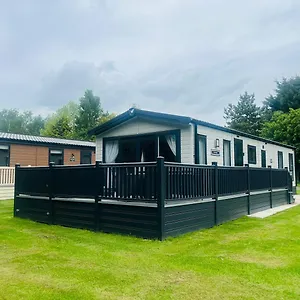 Country With Hot Tub Holiday home York