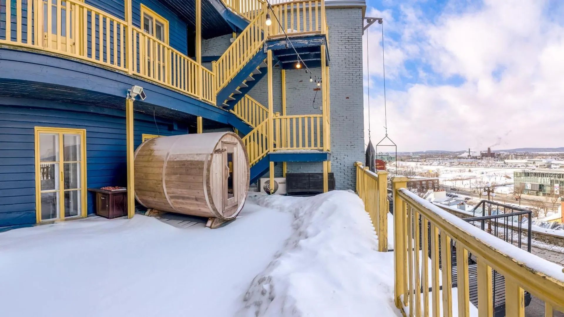 North House - Des Remparts- 2-Bed With Great Views, Terrace Apartment Quebec City